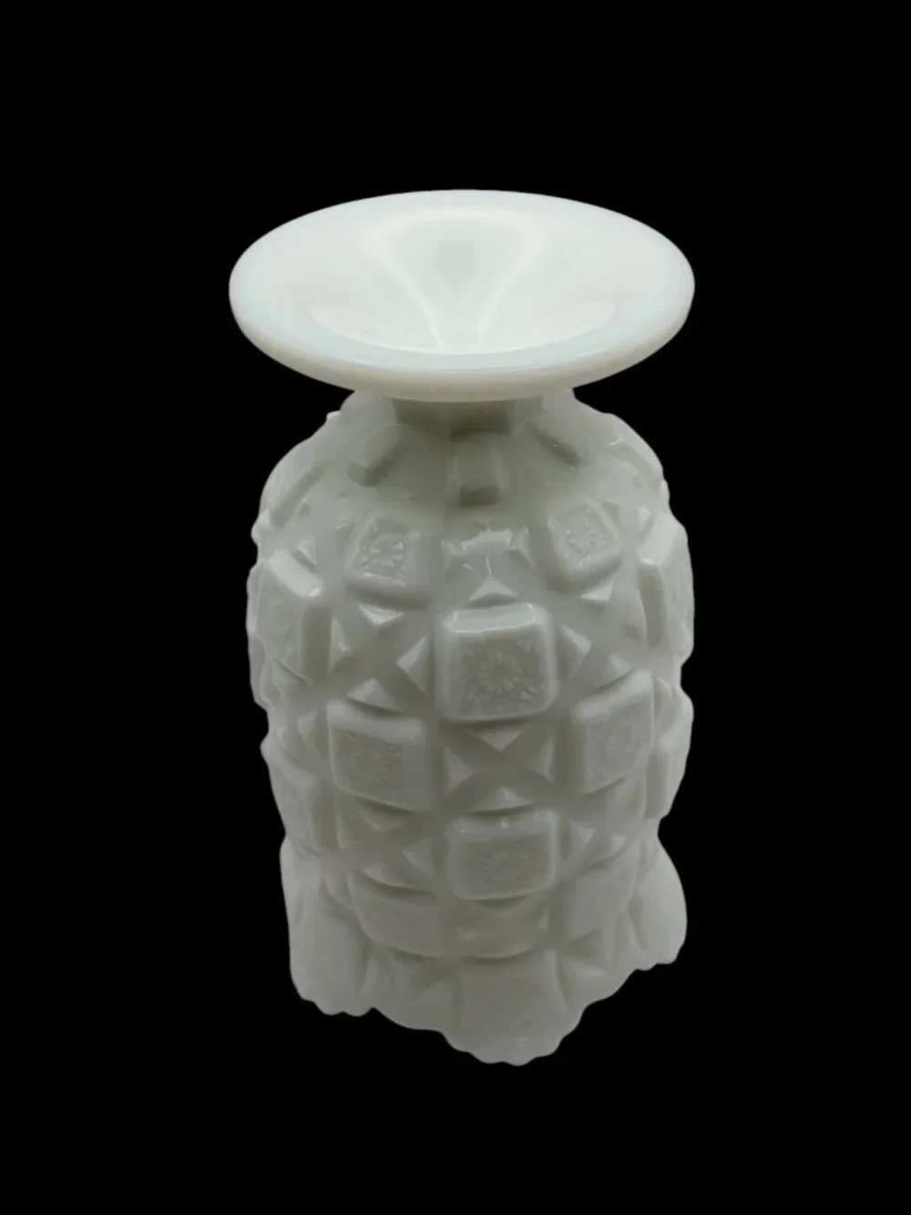 Veg Westmoreland Old Quilt Celery Milk Glass Vase Footed Pedestal White Pressed